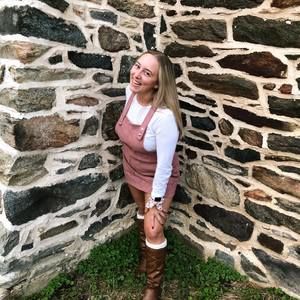 Meet your Posher, Alexis